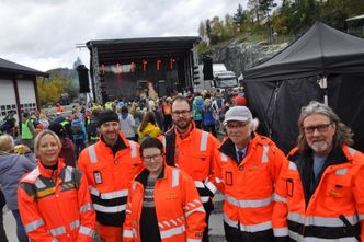 Vegvesenets byggeherreorganisasjon på rv. 52 Hemsedal representert ved fv. Nina Haugland, Jan Ole Liljedal, Ann Kathrin Sveen, Simen Aastorp Haga, Knut Erik Skogen og Bjørn Kåre Ifarnes. Foto: Kjell Wold/Statens vegvesen