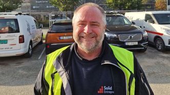 – Her har vi et element som tilfredsstiller bæring og isolering, slik at du får vegg og forskaling i ett. Det er det aller beste med Thermomur, sier Ronny Groth i Solid Entreprenør. Foto: Privat