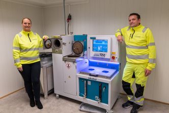 – Den største utfordringen med å starte selskapet var helt klart leveransene av laboratorieutstyret. Dette er absolutt ikke hyllevare, sier Helene. Foto: TUM Studio