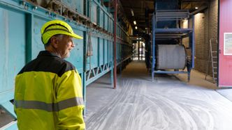 – I dag ser vi denne modellen med innsamling av glassemballasje og produksjon av skumglass i store deler av verden, forteller Svein. Foto: TUM Studio