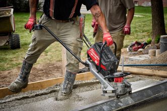 Den nye batteridrevne betongavretteren fra <span lang="NO-BOK">MILWAUKEE</span>® forventes å bane vei for mer maskinell avretting i Norge. Foto: <span lang="NO-BOK">MILWAUKEE</span>®