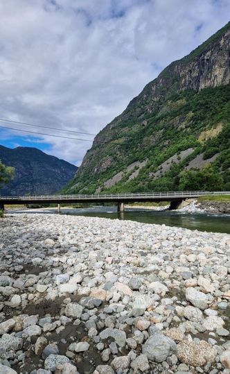 Bilde tatt oppstrøms fra Voll bru. Foto: Statens vegvesen