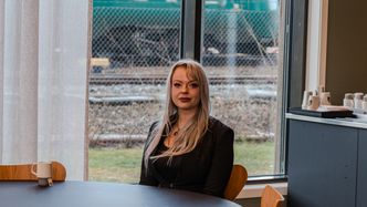 Silje Charlotte Brekke kommer fra startup-miljø, men søkte seg til en litt mer stabil tilværelse nærmere hjemmet. Foto: TUM Studio