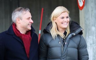 Ordfører i Lyngen Einar Larsen (Folkelista Lyngen) sammen med fylkesordfører Kristina Torbergsen (Ap). Foto: Troms og Finnmark fylkeskommune