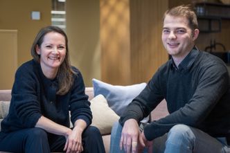 Line og Preben lover en spennende arbeidshverdag i svært moderne lokaler på Helsfyr. Foto:  TUM Studio