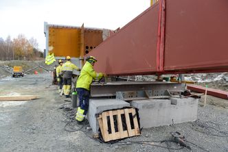 Motiv fra november, før frosten satte inn og det måtte bygges et habitat rundt arbeidsplassen. Foto:   Erik Jenssen