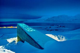 Frøhvelvet i Longyearbyen på Svalbard er verdens største sikkerhetslager for frø. Det stiller spesielle krav til forvaltningen av bygget. Foto: Statsbygg/Jaro Hollan