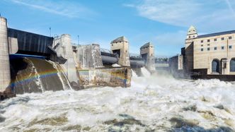 Dennis Peter forteller at de jobber med bruk av AI i energisektoren til alt fra prediktivt vedlikehold til kalkyler for forbruk, produksjon og prising. Foto: Shutterstock