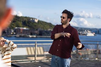 «TINC-FAMILIEN»: Matteo Blomberg Ghini i Crescat deltok i vårens TINC-program. Nå deler han sine erfaringer med høstens deltakere. Foto: Lars Rolland/Innovasjon Norge