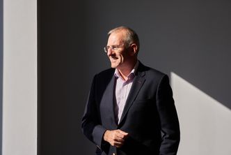 MENTOR: Rob Shimmin en av mentorene i TEA-programmet. I mer enn 25 år har han hjulpet internasjonale selskaper med å bygge globale merkevarer Foto: Amelia Karlsen