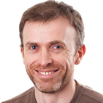 – Mennesket har drevet jordbruk i over ti tusen år. Nesten like lenge har vi prøvd å gi planter og dyr ønskede egenskaper ved avl, påpeker Sintef-forsker Sven Even Borgos. Foto: Sintef