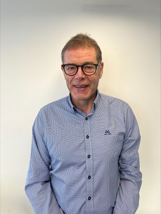Øivind Staveli, Dell.