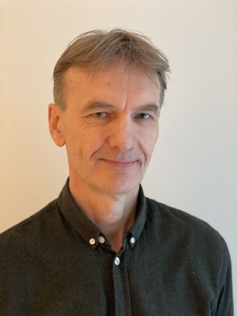 Økt bruk av kunstig intelligens har akselerert både muligheter og utfordringer ved digitalisering, skriver Torstein Nesheim ved Norges Handelshøyskole. Foto: Privat