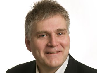 Nils A. Røkke roser utholdenheten.. Foto: Sintef