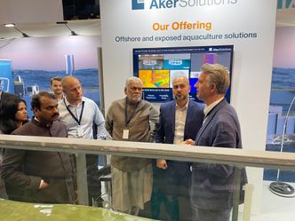VIKTIG NETTVERK: Den nye handelsavtalen gir flere muligheter for nettverksbygging mellom Norge og India. Her møter Aker BioMarine og Aker Solutions den indiske fiskeriministeren sammen med Innovasjon Norge. Foto: Innovasjon Norge