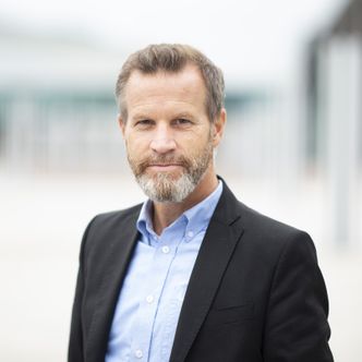 Telenors pressesjef Anders Krokan sier de vil komme med mer informasjon om de tekniske problemene om ikke lenge. Foto: Martin Phillip Fjellanger/Telenor