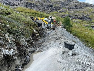 En del av grøfta i et smalt område. Foto:  Kristian Bjørdal/Møre og Romsdal fylkeskommune