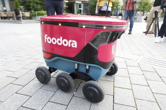 Fornebu-roboten, som foreløpig er navnløs, har tidligere kjørt rundt på et universitetsområde i USA. Foto:  Arash A. Nejad