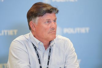 Stabssjef Bent Are Eilertsen i Nordland politidistrikt forteller om en krevende redningsaksjon der man må være obs på faren for mer steinsprang. Foto:  Per-Inge Johansen/NTB