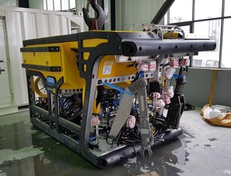 Vitenskaps-ROVen er allerede testet ned til 6000 meters dyp. Den nye roboten vil basere seg på denne og en annen farkost. Foto:  SMD