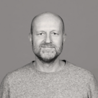– Kunstig intelligens går inn i tankemønstrene våre, skrivemønstre og derfor handlingsmønstre. Det kan få en enorm påvirkning på hele samfunnet, sier Petter Bae Brandtzæg. Foto: UiO