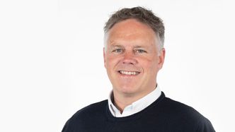– Vi vil samarbeide med Schneider Electric for å levere løsninger som er ledende innen akvakultur, sier Svein Arve Tronsgård i OXZO Technologies. Foto: Schneider Electric