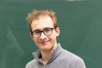 Postdoktor Gunnar Lange på Senter for materialvitenskap og nanoteknologi (SMN) ved UiO. <span>Foto: Yngve Vogt</span>