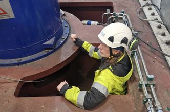 Dyngeland forteller om en variert arbeidshverdag. Foto: DNV