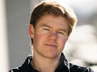– Vi er nødt til å vise mye bedre hvilke enorme karrieremuligheter forståelse av realfag vil gi i arbeidslivet, sier Christoffer Røneid. Foto: Mona Strande