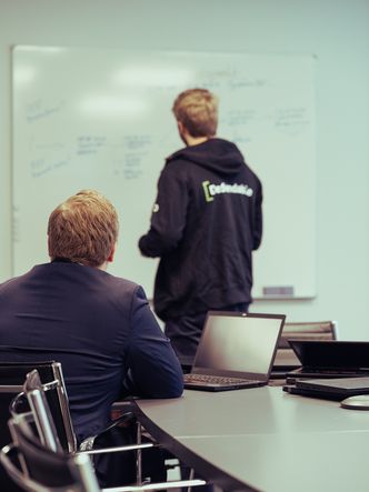 Å håndtere et dataangrep krever erfaring og god koordinering. Hvilke tiltak man tar til hvilket tidspunkt kan være avgjørende for hvordan en hendelse utvikler seg. Foto: Defendable