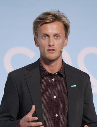 – Når bruksfasen er under kontroll er det produksjon og avhending av utstyret, som er det vesentlige, sier Jostein Birkeland.