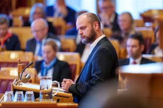 Rødt-politiker Mímir Kristjánsson er lite fornøyd med planene om å bygge ut datasentre. Foto: Cornelius Poppe/NTB