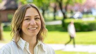 Nora Grue leder en støttetjeneste i DNVs innovasjonsøkosystem. Foto: TUM Studio