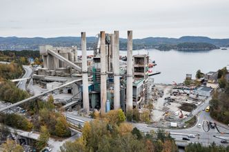 Det er i underkant av 200 ansatte ved fabrikken i Brevik i Porsgrunn. Foto: Heidelberg Materials