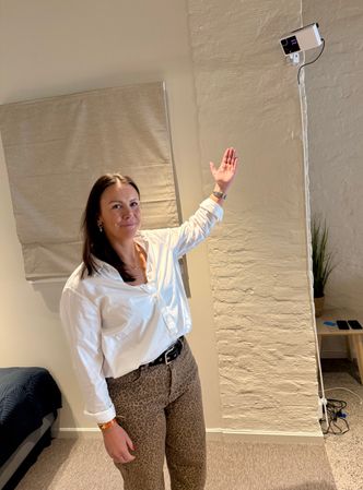Sensio har 200 norske kommuner som brukere av teknologi og løsninger som bidrar til at eldre kan bo trygt hjemme, forteller Anne Roland. Foto: Jan M. Moberg