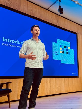 <i><span data-contrast="none">Anthony Cosgrove: – Vi så potensialet i private datamarkedsplasser – løsninger som kunne brukes både internt og eksternt.</span></i><span data-ccp-props="{"201341983":0,"335559739":0,"335559740":276}"> </span> Foto: Harbr
