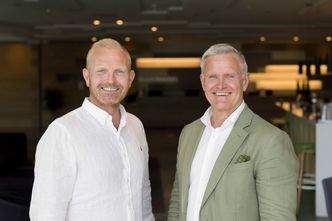 <i><span data-contrast="none">Tommi Larsen, leder for konseptutvikling, data og innsikt i Tietoevry Industry og fungerende administrerende direktør i Tietoevry Industry, Johan E. Nygaard.</span></i><span data-ccp-props="{"201341983":0,"335559739":0,"335559740":276}"> </span> Foto: Tietoevry