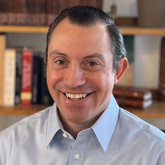 Organisasjoner som leverer kritiske tjenester eller håndterer sensitive data, må være forberedt – og forbli forberedt – på nye trusler, skriver Adam Marrè i cybersikkerhetsfirmaet Arctic Wolf. Foto: Privat