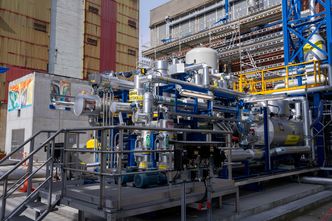 Hydrogen blir en viktig energibærer i morgendagens grønne samfunn, her fra Yaras produksjon av fornybart hydrogen på Herøya Foto:  Yara