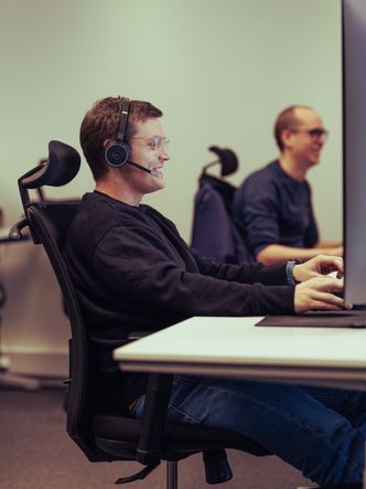 Managed Detection & Response (MDR) er en moderne SOC-tjeneste hvor erfarne sikkerhetsanalytikere overvåker og gjør tiltak døgnet rundt. Foto:  Defendable