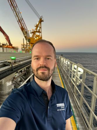 Christian Vassbotn tester sikkerheten på skip og installasjoner verden over. Foto:  DNV