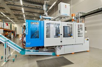 Med sprøytestøpemaskinen KraussMaffei KM 160, leverer Zonic effektive og pålitelige løsninger for både små og store serier. Foto:  Zonic