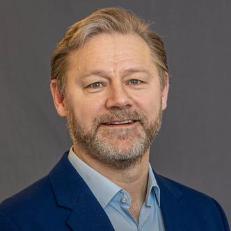 Vi er nå på et tidspunkt der KI enten kan bli et verktøy som løser reelle problemer, eller et system som kollapser under sin egen kompleksitet, skriver Knut Inge Buset i Cognizant Norge. Foto:  Cognizant