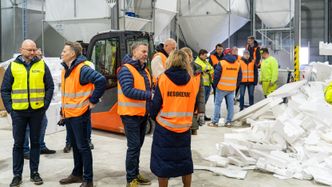 – BEWI samler også inn EPS ved deres fabrikk i Kristiansand, opplyser produksjonsdirektøren. Foto:  TUM Studio
