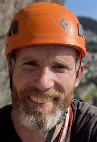 UiB-forsker Spencer Hatch leder prosjektet «Ny modell av induserte strømmer i norske trafostasjoner». Foto:  Privat