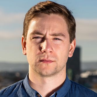 Elektrisitet kan produseres fra flere kilder og i større grad nasjonalt, i motsetning til olje som i all hovedsak prises globalt, skriver Andreas Skjalg Unneland i SV. <span>Foto: SV</span>