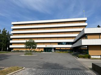 Her i Lørenskog rådhus var det krisemøte bak lukkede dører og full solskjerming tidligere i sommer. <span>Foto: Kristina Fritsvold Nilsen</span>