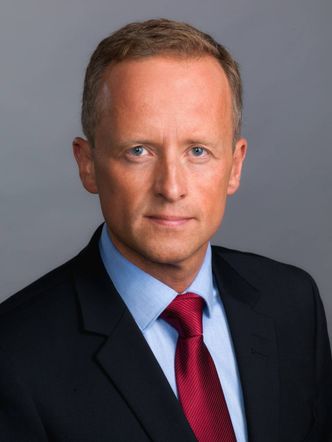 – Hvis du ikke har kontroll på hvem som leverer til deg, har du heller ikke kontroll på risikoen, sier professor i forsvarshistorie, Kjell Inge Bjerga.