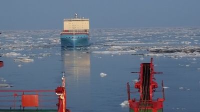 Venta Maersk - containerskip - gjennom Sannikov-stredet 11. september, fotografert fra Rosatom-isbryteren 50 Let Pobpedy. Nordøstpassasjen.
