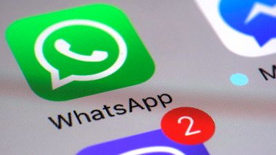 Den store kommunikasjonstjenesten WhatsApp oppfordrer brukere til å oppdatere appen etter oppdagelsen av et stort sikkerhetsbrudd. Foto: AP Photo/ Patrick Sison / NTB scanpix